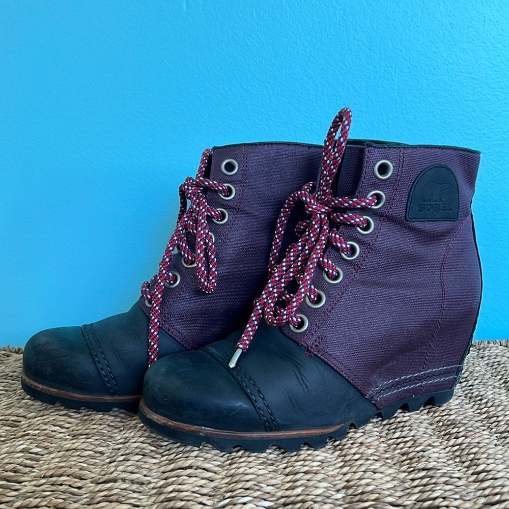 Sorel PDX Wedge Boots Black and Burgandy